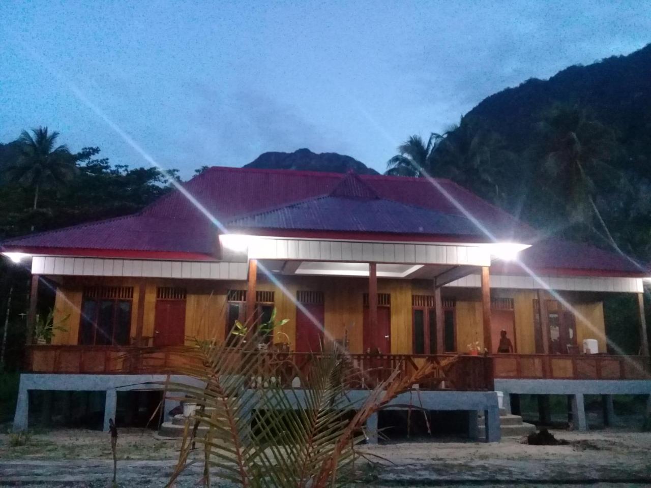 Nusa Nalan Beach Resort Rumah Olat Kültér fotó